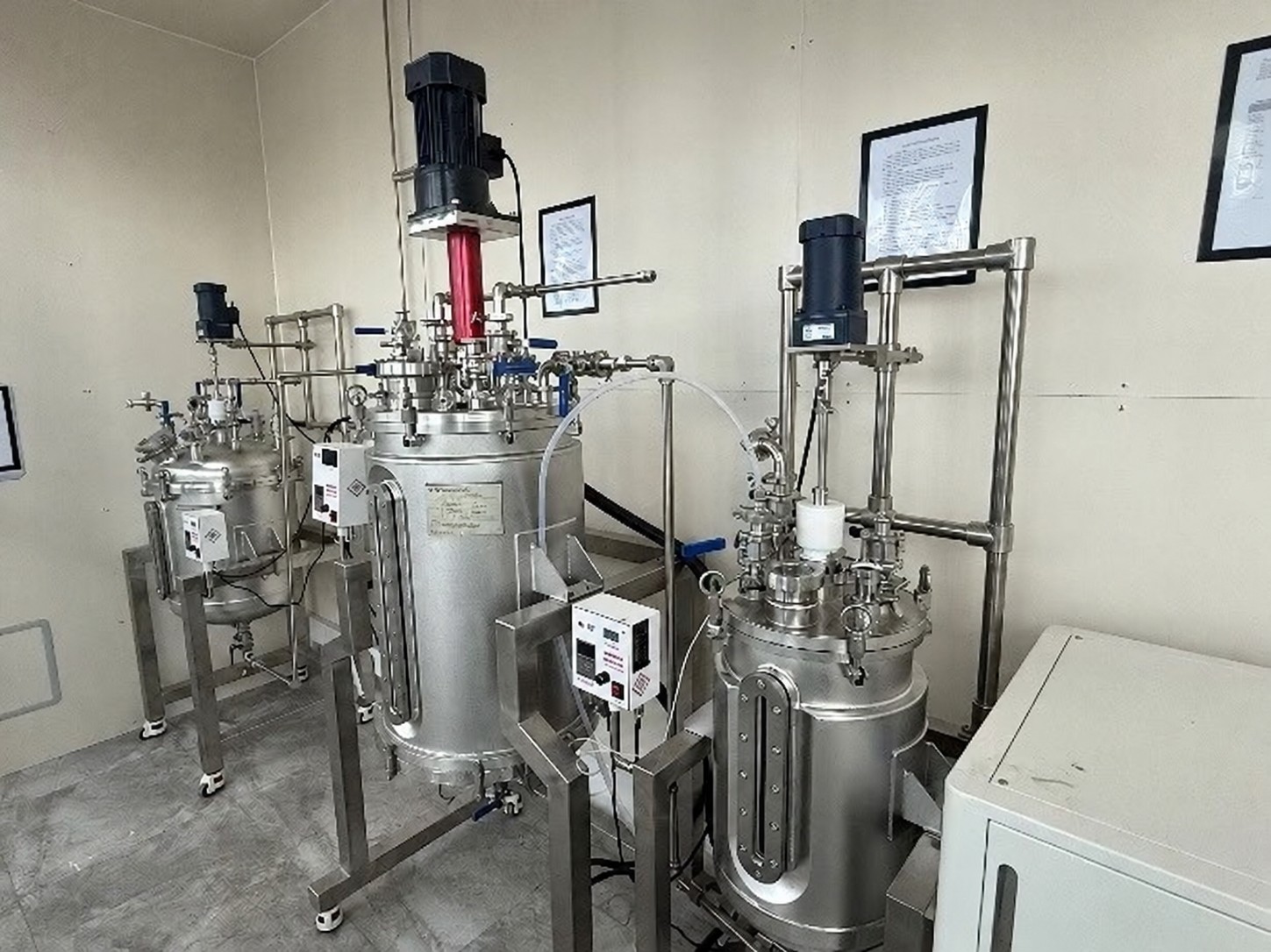 Smaller-scale vessel setup at LotusBio